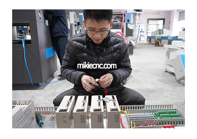 模具加工可以使用精雕機(jī)嗎？